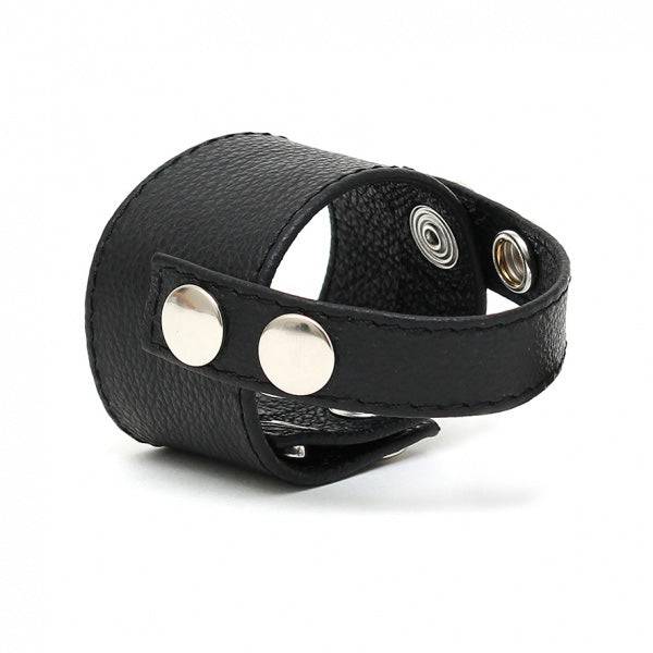 Rimba Läder Cock Ring Strap in black leather with adjustable buckle and sleek design for comfort and style.