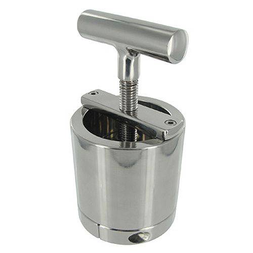 XR Brands kulpress kammare, a sturdy chamber designed for efficient vacuum sealing and preservation of various items.