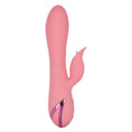 California Exotic Uppladdningsbar Pasadena Player Clit Vibrator in vibrant pink with ergonomic design and textured surface.