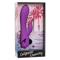 California Exotic Uppladdningsbar Valley Vamp Clit Vibrator in sleek design, showcasing its soft contours and vibrant color.
