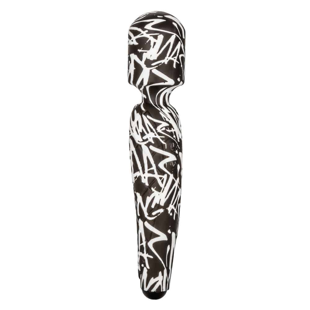 California Exotic Uppladdningsbar vattentät Hype Massager Wand in sleek design, showcasing its ergonomic handle and head.