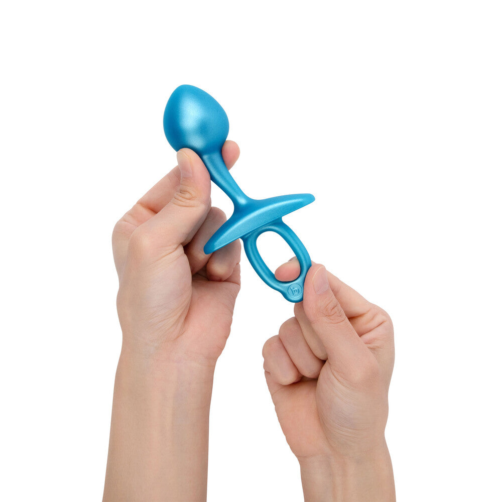 B-Vibe glödlampsplugg in sleek design, featuring a smooth silicone finish and ergonomic shape for comfortable use.